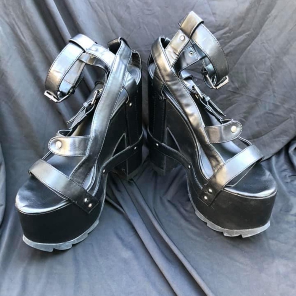 YRU Night Call Platform Sandal/ Dolls Kill / Size 8